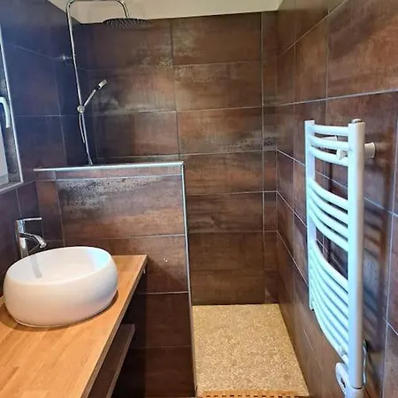 Spacieuse Maison Avec Piscine, 9km De L'ocean. Villa *