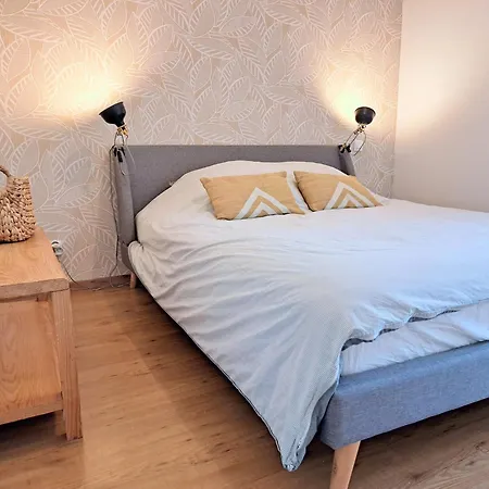 Spacieuse Maison Avec Piscine, 9km De L'ocean. Tosse