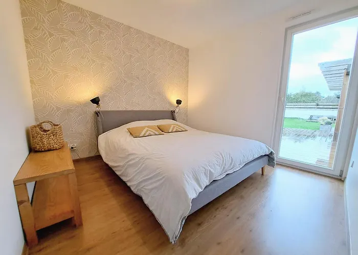 Spacieuse Maison Avec Piscine, 9km De L'ocean. Vila Tosse